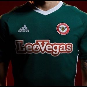 Brentford Fútbol club soccer jersey